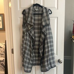 Gray plaid long vest front drape no closure